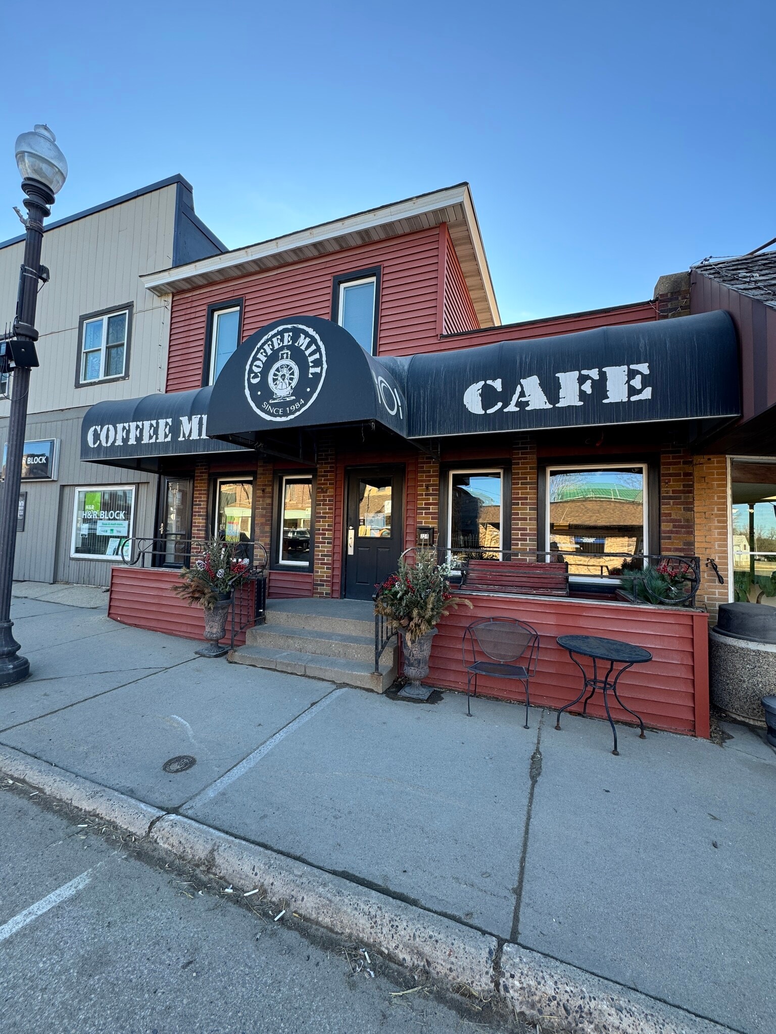 256 S Main St, Zumbrota, MN for sale Primary Photo- Image 1 of 8