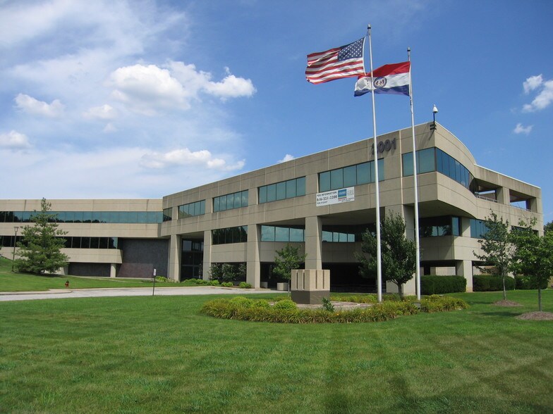 2001 NE 46th St, Kansas City, MO à louer - Photo du bâtiment - Image 1 de 9