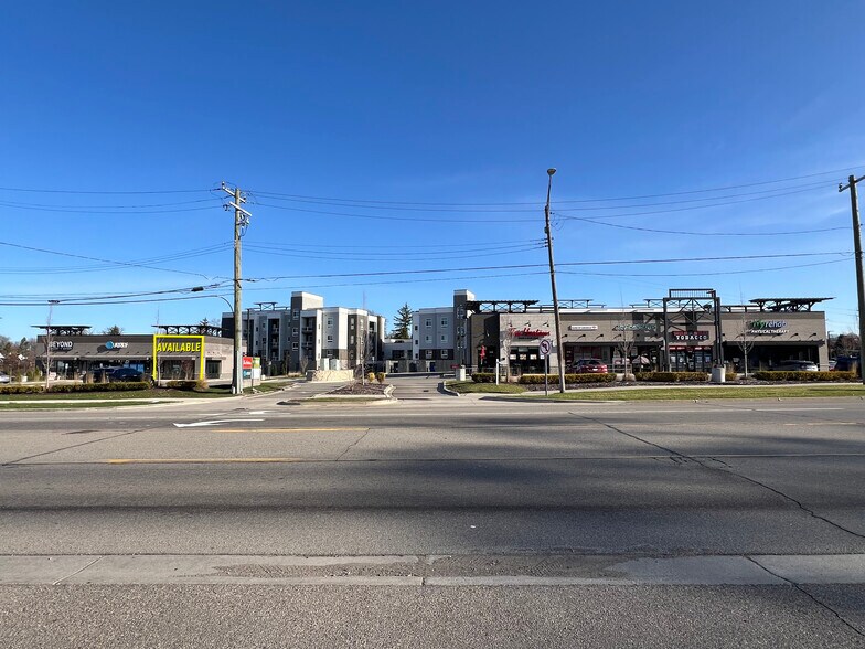 8200 Cooley Lake Rd, White Lake, MI à louer - Photo du bâtiment - Image 2 de 6