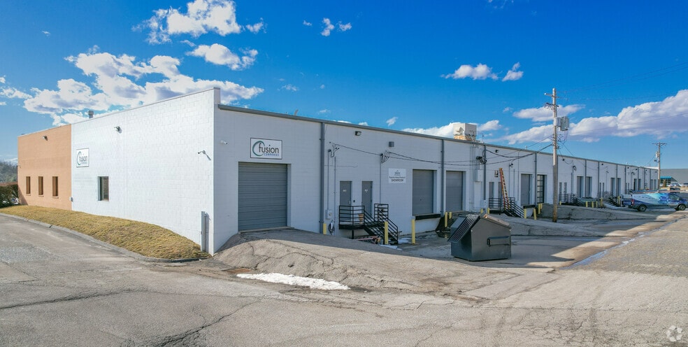 1232-1254 Hanley Industrial Ct, Brentwood, MO for lease - Building Photo - Image 2 of 5