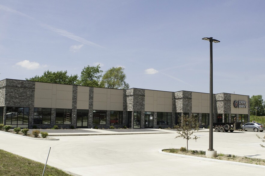 1640 W State Road 28, Frankfort, IN à louer - Photo du bâtiment - Image 3 de 7