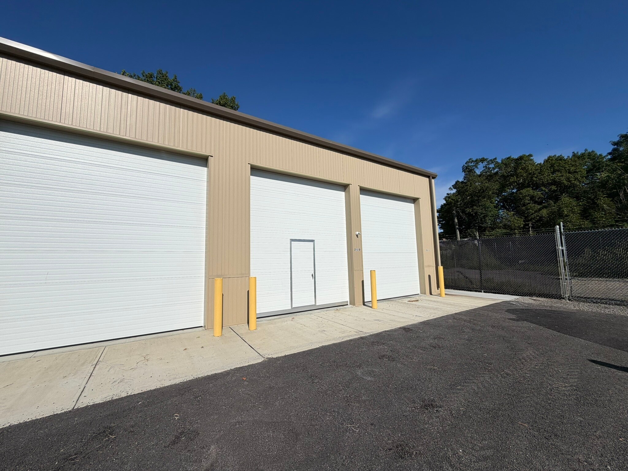 579 Weeden St, Pawtucket, RI for lease Interior Photo- Image 1 of 4