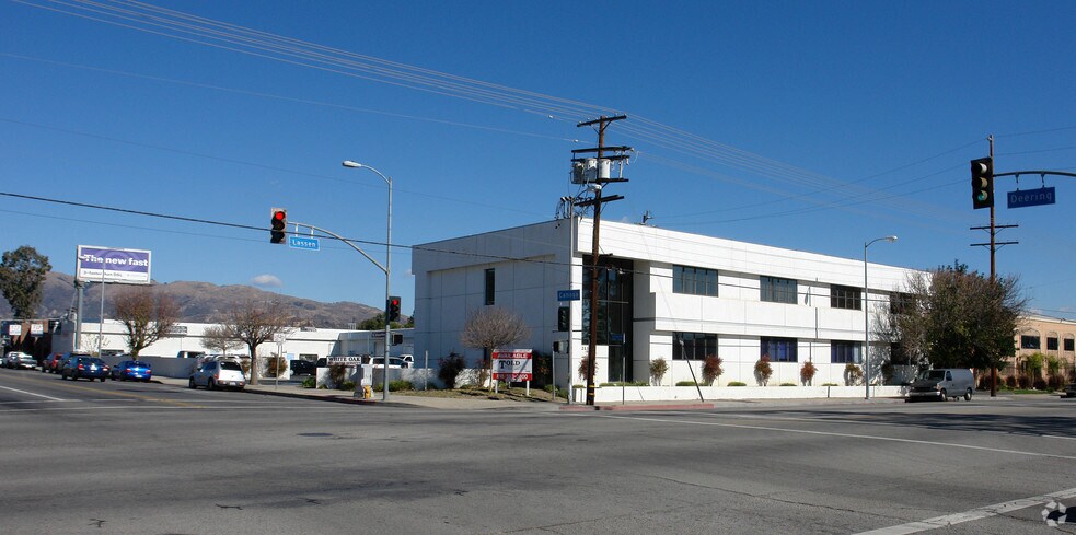 21363 Lassen St, Chatsworth, CA for lease - Primary Photo - Image 1 of 5