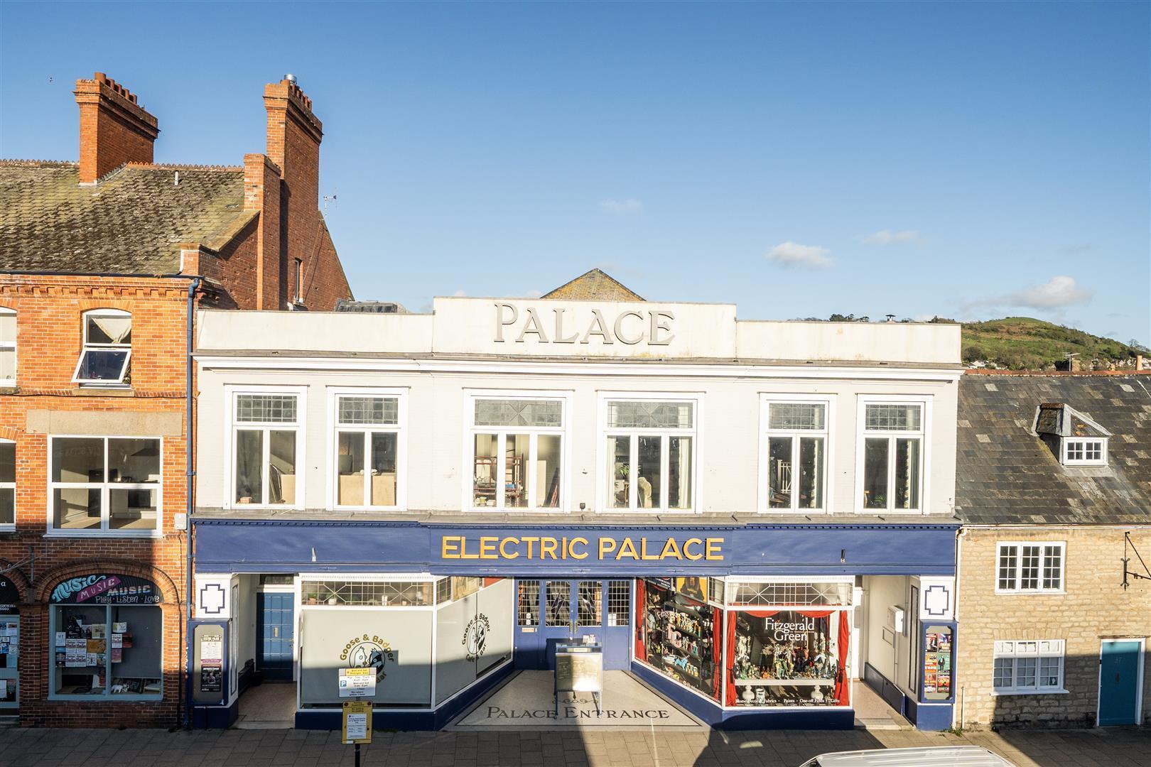 35 South St, Bridport for sale Primary Photo- Image 1 of 5
