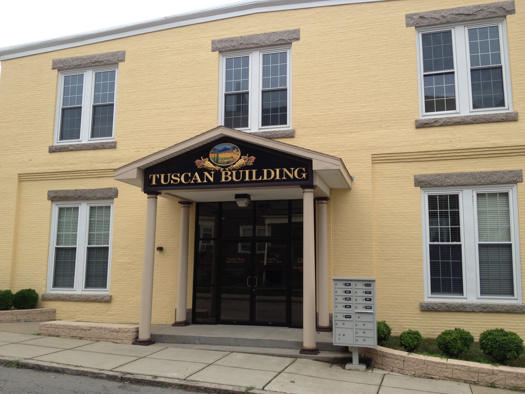 145 Globe St, Fall River, MA à louer Photo principale- Image 1 de 70