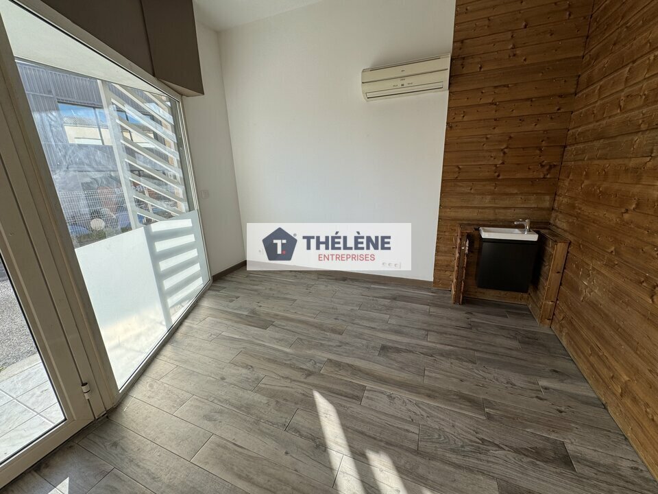 Office in Saint-Jean-de-Védas for lease Interior Photo- Image 1 of 9