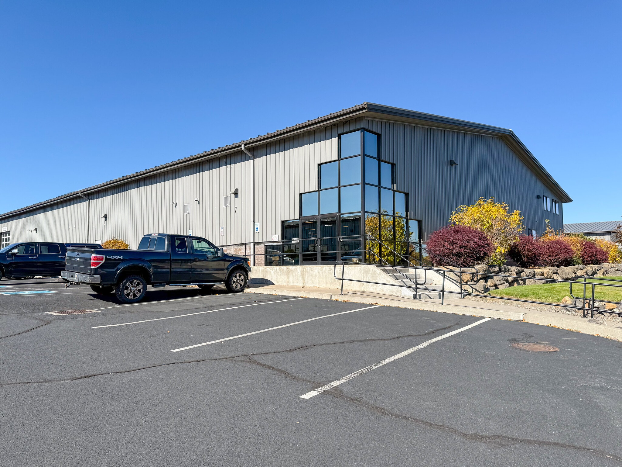 63085 NE 18th St, Bend, OR for lease Building Photo- Image 1 of 5