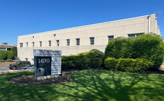 Plus de détails pour 1670 Old Country Rd, Plainview, NY - Bureau à louer