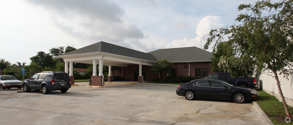 148 Hector Ave, Gretna, LA à vendre - Photo du bâtiment - Image 1 de 5