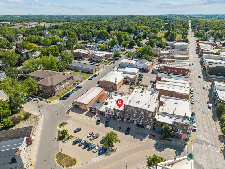 114 N Capron St, Berlin, WI à vendre - Photo du bâtiment - Image 2 de 19