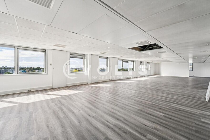 12-14 Rue Du Centre, Noisy-le-Grand à louer - Photo du bâtiment - Image 2 de 14