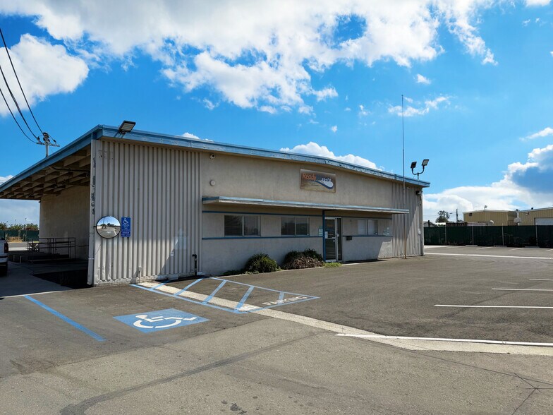380 Lawson Rd, Bakersfield, CA à louer - Photo du bâtiment - Image 2 de 7