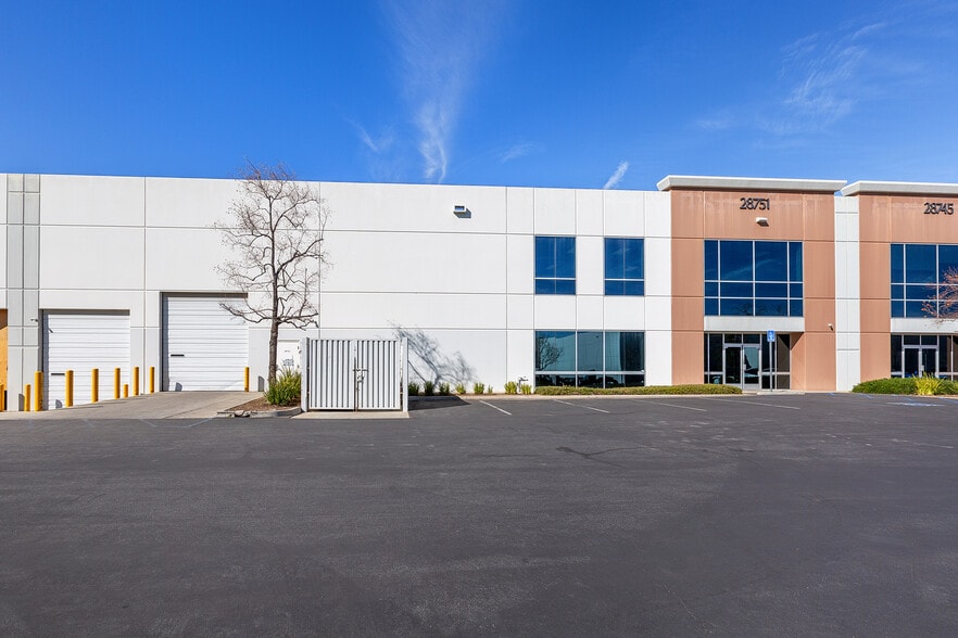 28751 Industry Dr, Valencia, CA for lease - Building Photo - Image 1 of 12