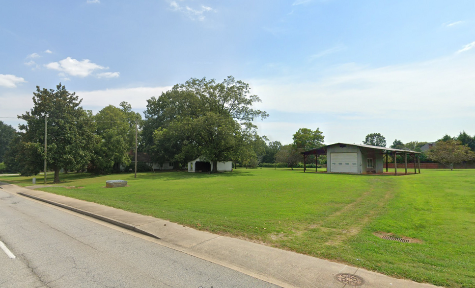 2304-2404 Woodruff Rd, Simpsonville, SC for sale - Building Photo - Image 3 of 5