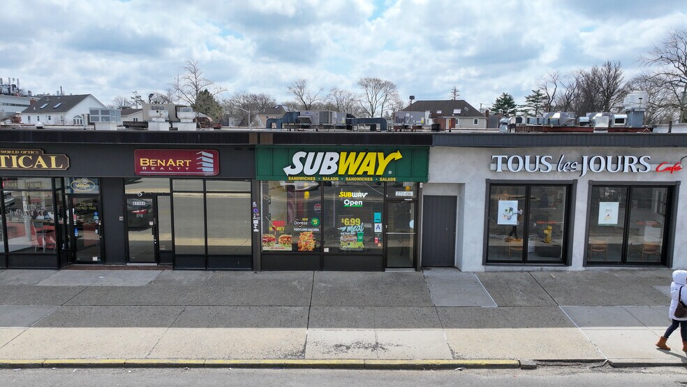 27102 - 27120 Union Tpke, New Hyde Park, NY à louer - Photo du bâtiment - Image 3 de 5
