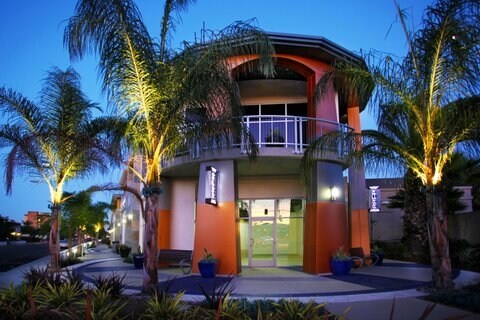 5055 N Harbor Dr, San Diego, CA à louer - Photo du bâtiment - Image 1 de 8