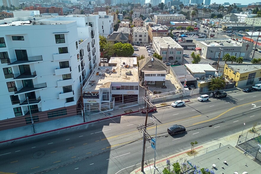 830 S Hoover St, Los Angeles, CA à vendre - Photo du bâtiment - Image 2 de 7