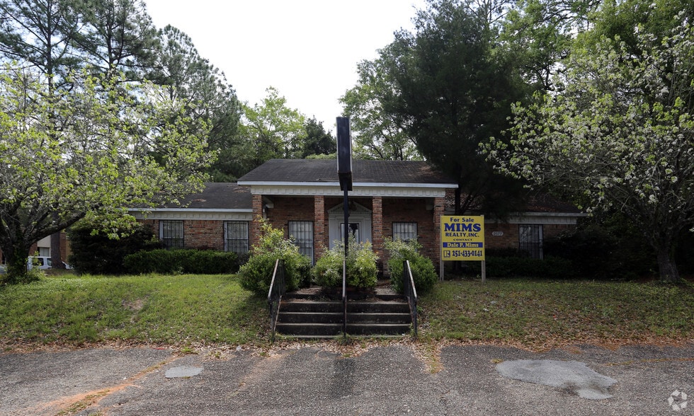2577 Government Blvd, Mobile, AL for sale - Building Photo - Image 2 of 6