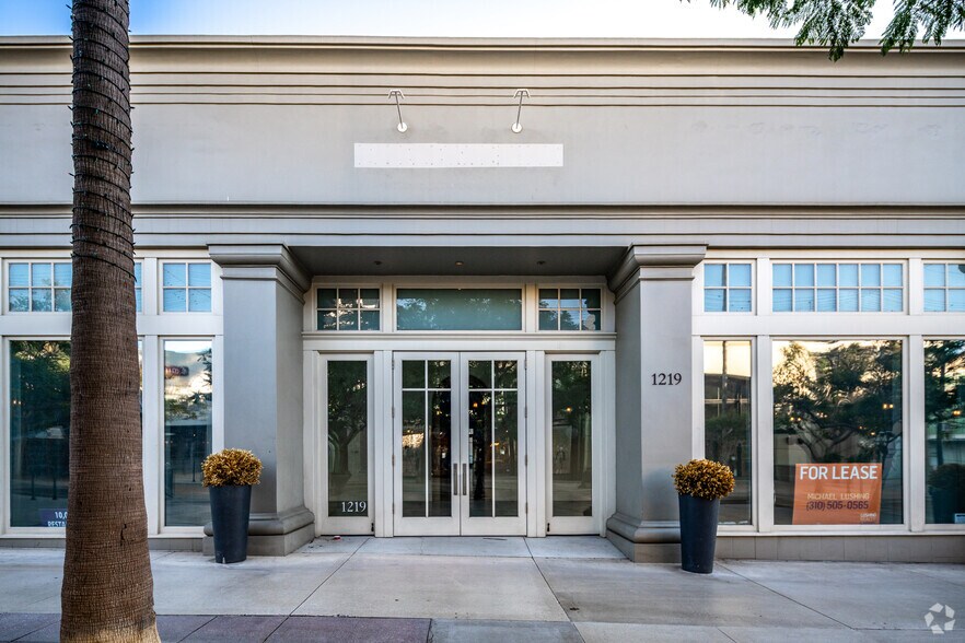 1217 3rd St, Santa Monica, CA à louer - Photo du bâtiment - Image 3 de 4