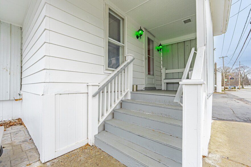 2575 Academy St, Ransomville, NY à vendre - Photo du bâtiment - Image 2 de 21