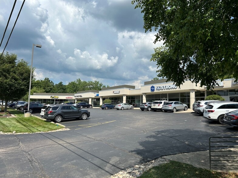 8740 Montgomery Rd, Cincinnati, OH for lease - Building Photo - Image 3 of 6