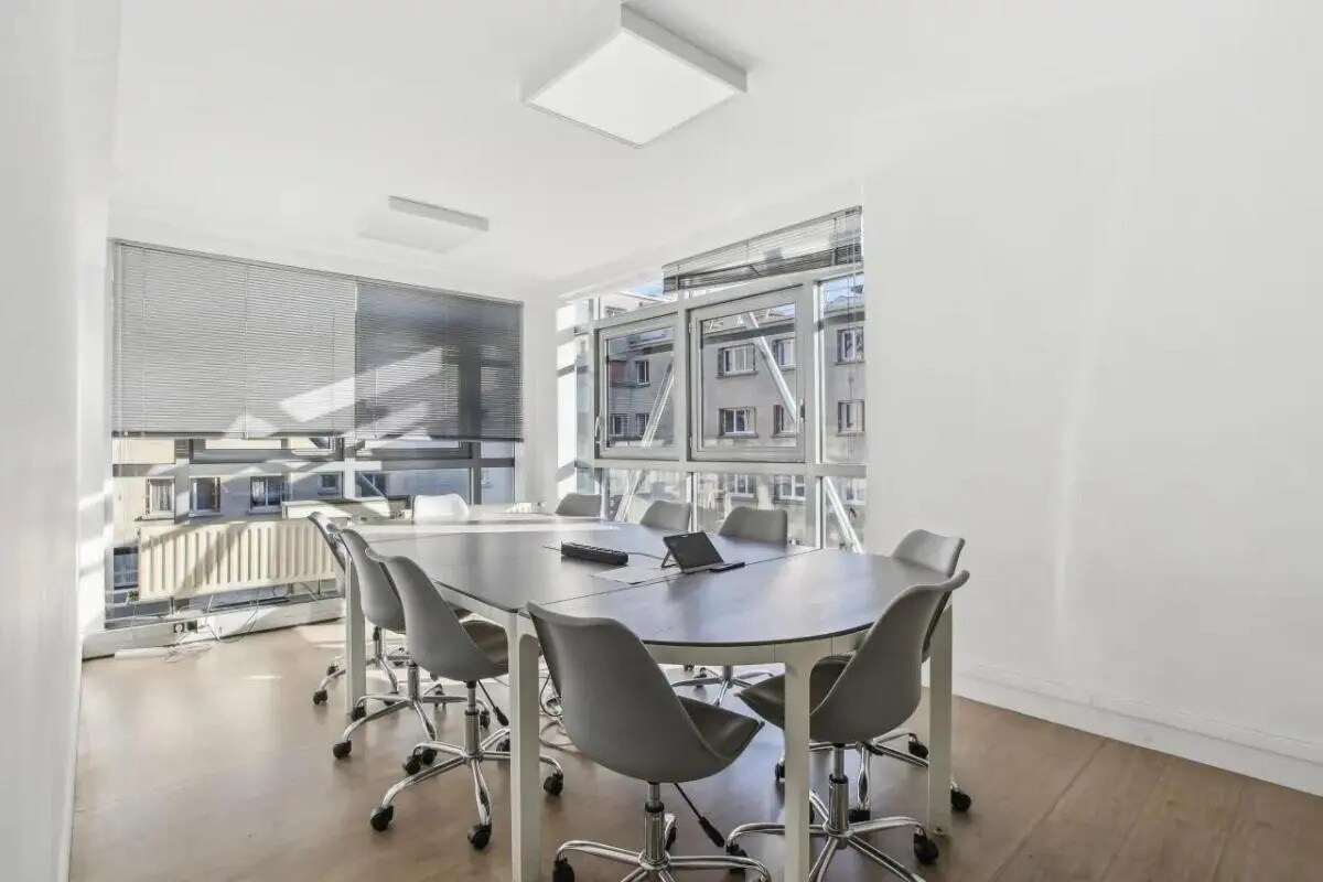 Office in Paris for sale Interior Photo- Image 1 of 9
