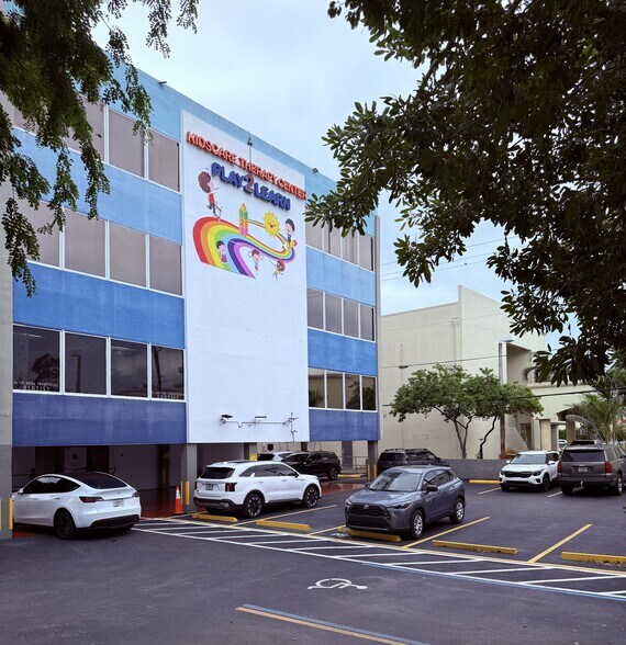 1140 W 50th St, Hialeah, FL à vendre - Photo du bâtiment - Image 2 de 30