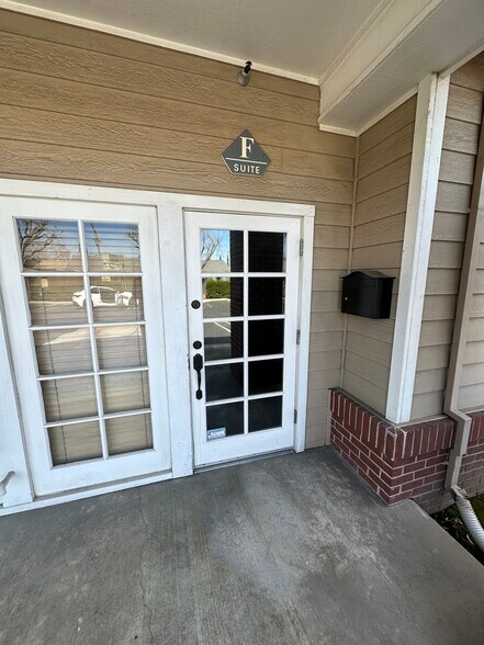 201 E Orangeburg Ave, Modesto, CA à louer - Photo du bâtiment - Image 3 de 8