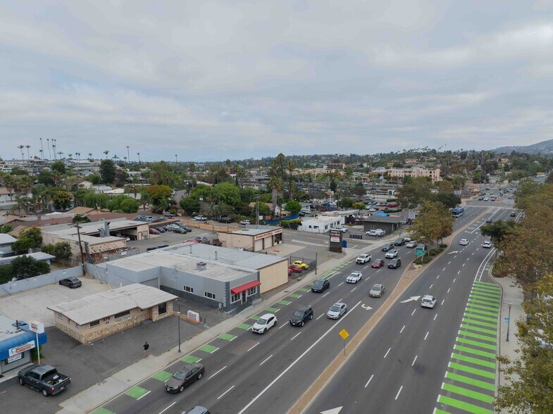 410 Vista Village Dr, Vista, CA à vendre - Photo du bâtiment - Image 2 de 17