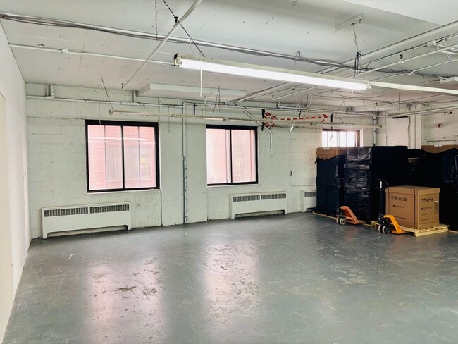 Plus de détails pour 9090 Av Du Parc, Montréal, QC - Bureau à louer