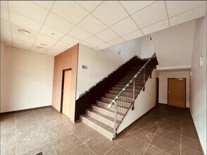 Flex in Saint-Priest for lease Interior Photo- Image 2 of 4