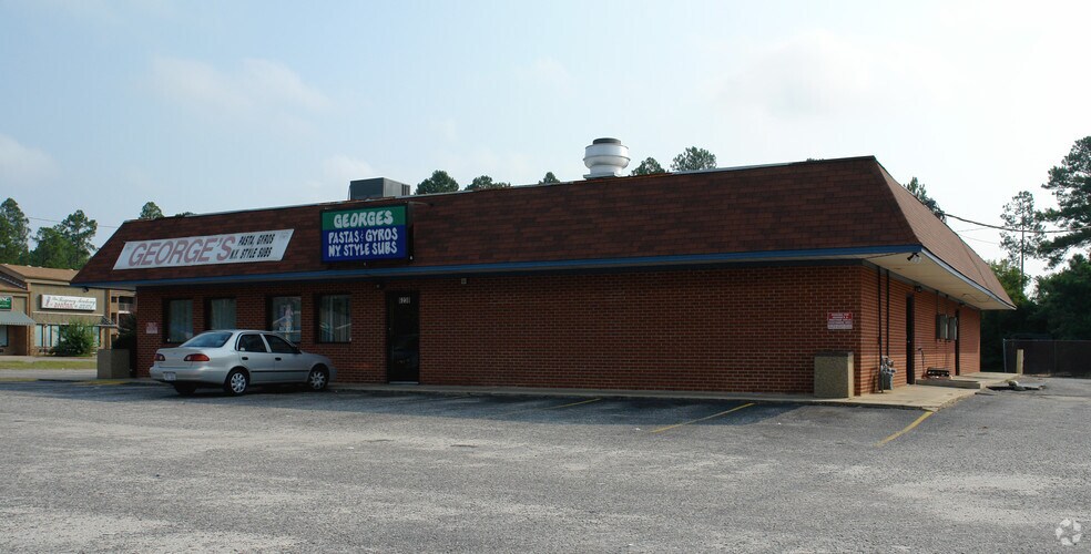 6238 Yadkin Rd, Fayetteville, NC à louer - Photo principale - Image 1 de 2