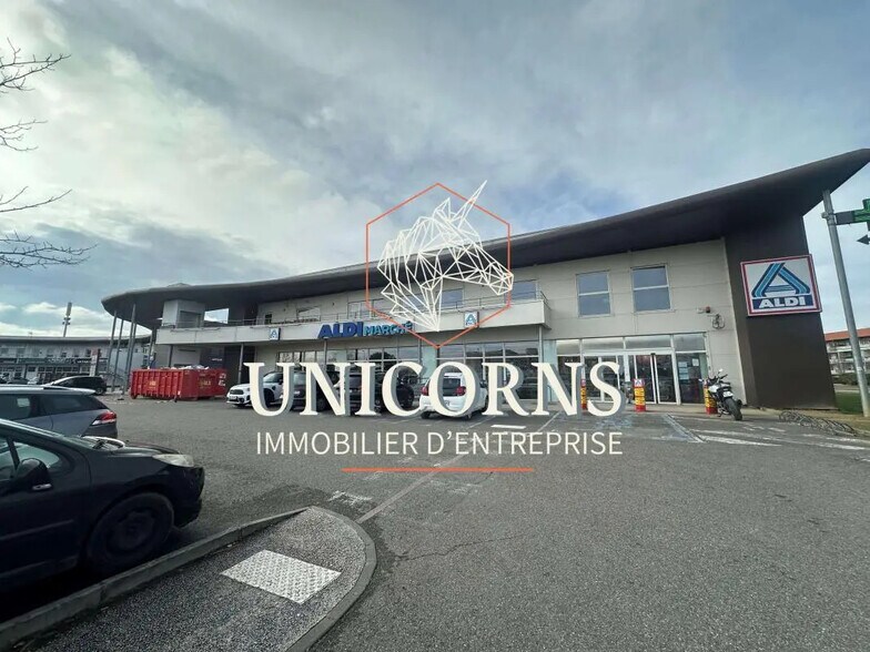 Retail in Colomiers for lease - Building Photo - Image 1 of 4