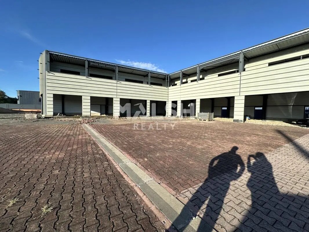 Flex in Guéreins for lease Building Photo- Image 1 of 9