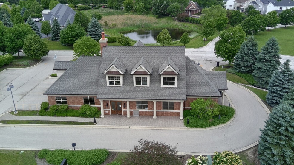 10 Landover Pky, Hawthorn Woods, IL for sale - Building Photo - Image 1 of 6