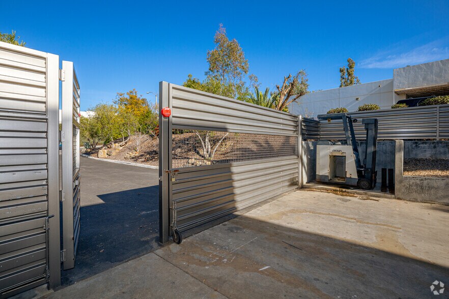 2937 Norman Strasse Rd, San Marcos, CA à louer - Photo du bâtiment - Image 3 de 26