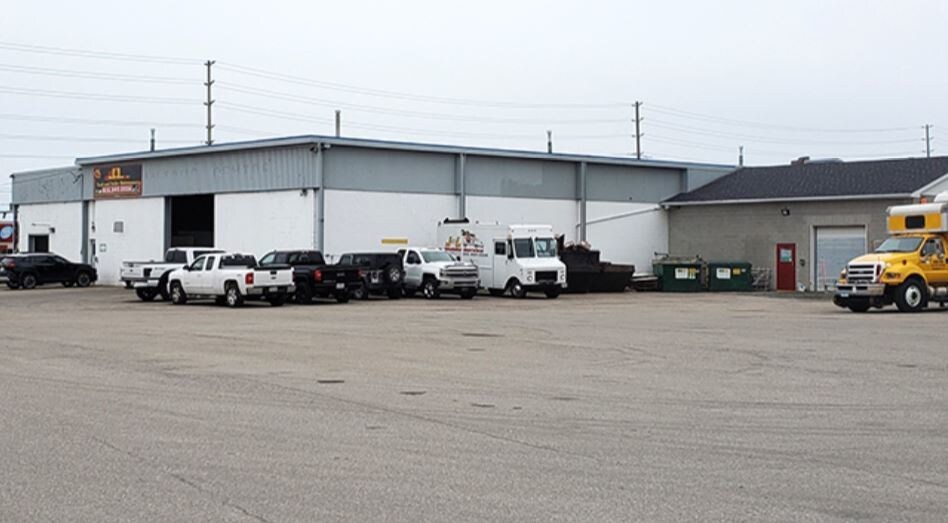 2420 Parkedale Ave, Brockville, ON for sale Primary Photo- Image 1 of 1