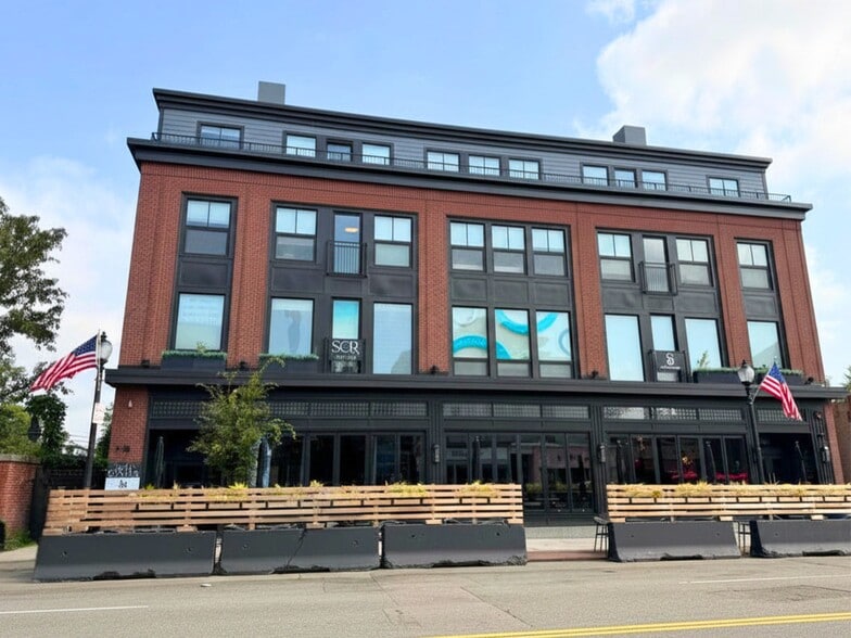 654 E Broadway, South Boston, MA for lease - Building Photo - Image 2 of 11