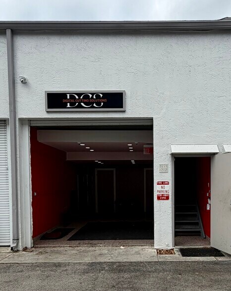 1771 Blount Rd, Pompano Beach, FL à louer - Photo du bâtiment - Image 3 de 14