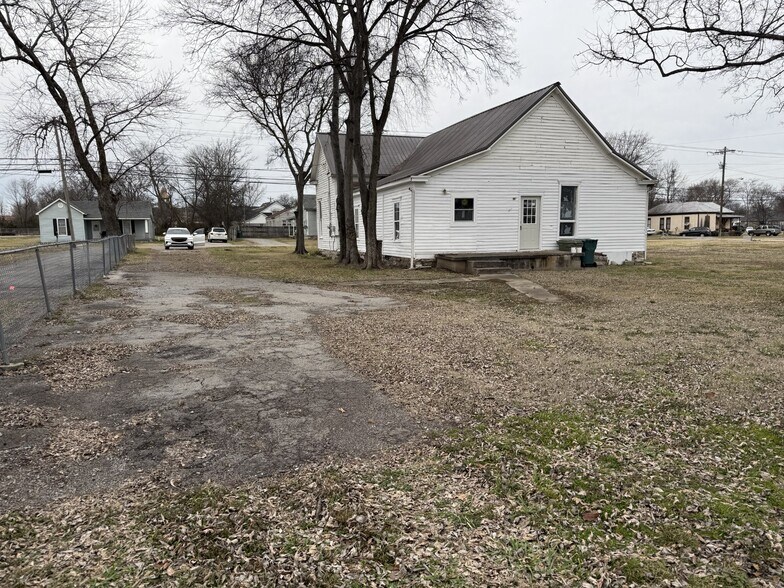 331 S Maple St, Lebanon, TN à vendre - Photo du bâtiment - Image 3 de 5