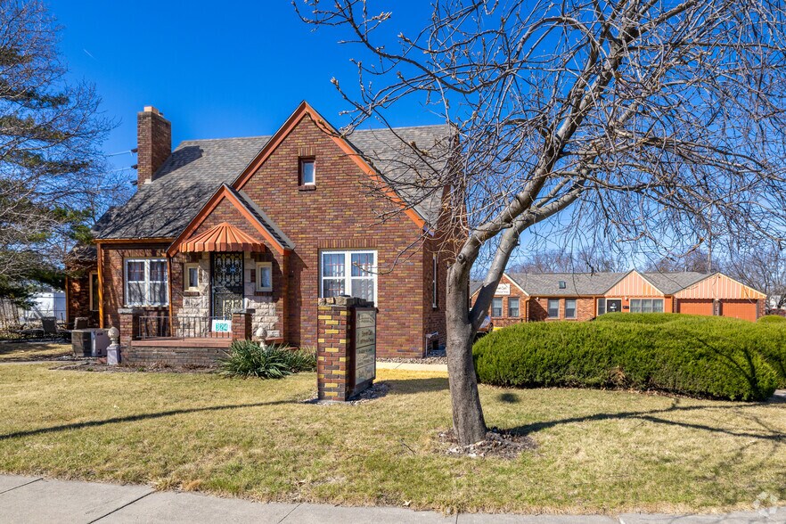 324 1st St, Des Moines, IA à vendre - Photo principale - Image 1 de 68