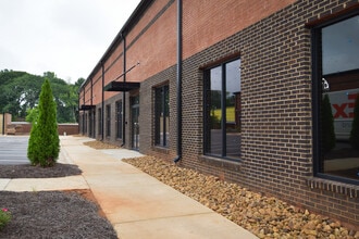 1001 Moreland Dr, Watkinsville, GA for lease Building Photo- Image 2 of 8