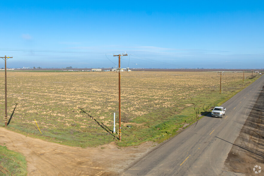 19201 Cherry Ave, Shafter, CA à vendre - Aérien - Image 1 de 14