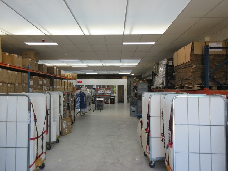 Unit 1, Star Road Industrial Estate Road, Partridge Green for lease - Interior Photo - Image 2 of 4