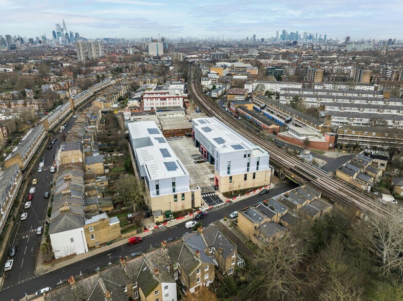 Lilford Rd, Londres à louer - Photo du bâtiment - Image 3 de 22
