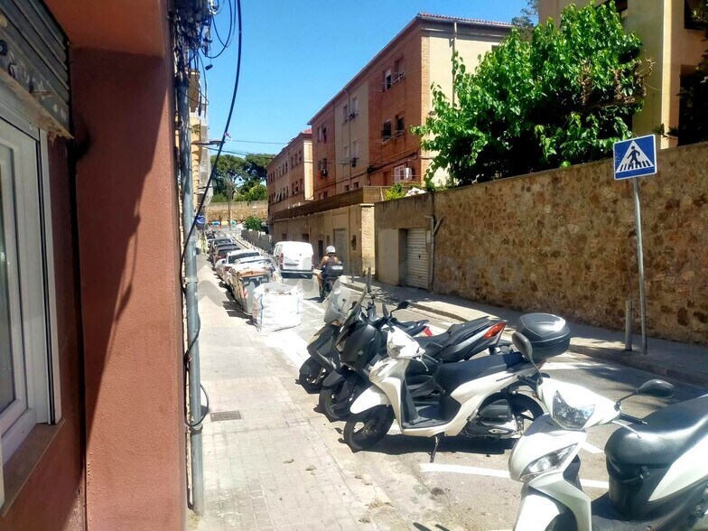 Multifamily in Barcelona, Barcelona for sale - Building Photo - Image 2 of 4