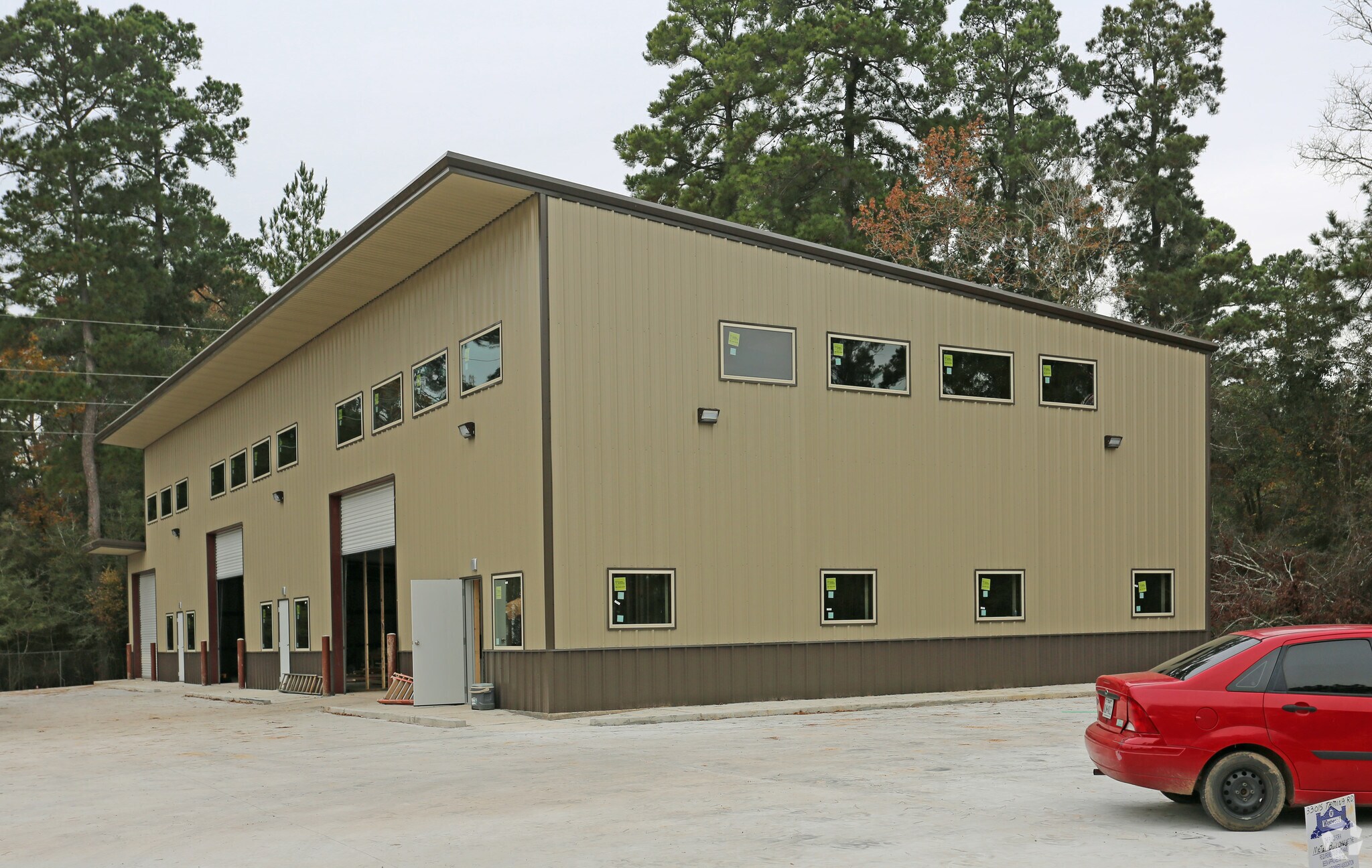 33015 Tamina Rd, Magnolia, TX à louer Photo du bâtiment- Image 1 de 3