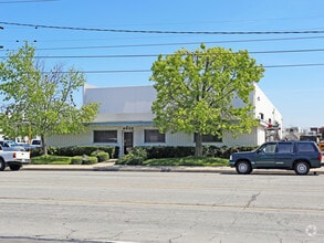 9620 Santa Fe Springs Rd, Santa Fe Springs, CA à louer Photo du bâtiment- Image 1 de 11