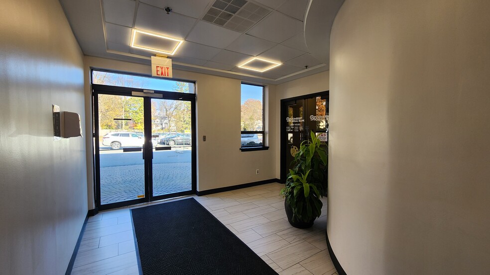 66 W Mount Pleasant Ave, Livingston, NJ for lease - Lobby - Image 2 of 6