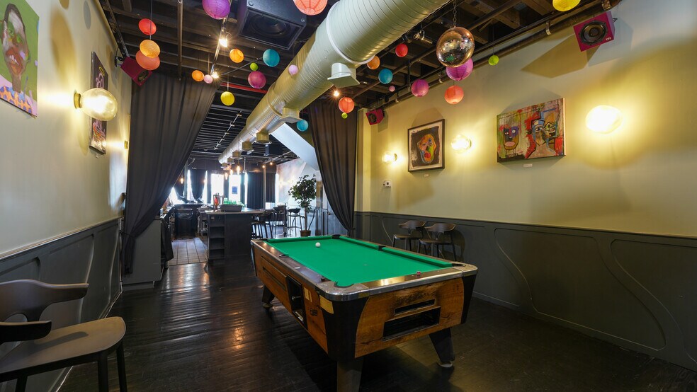 57-38 Myrtle Ave, Ridgewood, NY à vendre - Photo du bâtiment - Image 2 de 4